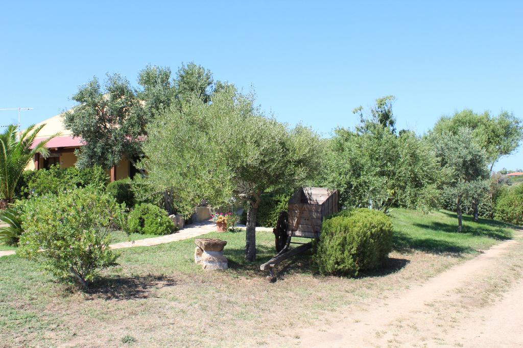 Agriturismo Campesi Casale Tra Le Vigne Альєнту Екстер'єр фото